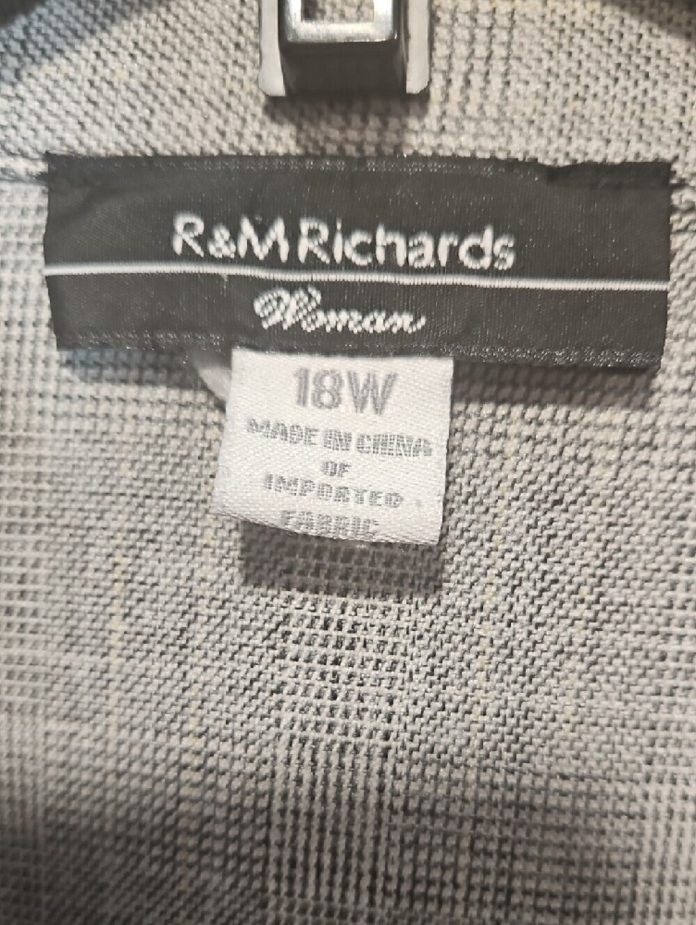R&M Richards Short-Sleeve Belted Blazer in Light Gray - Picture 3 of 6